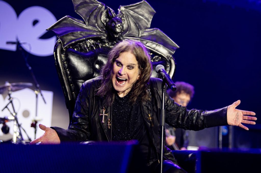 Ozzy Osbourne muere líder de Black Sabbath a los 76 años