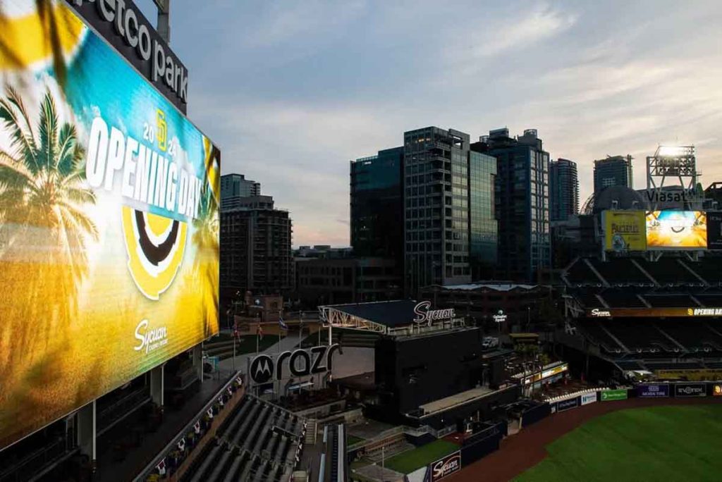 Checa cómo llegar, qué comer y todo lo que puedes hacer en la casa de los Padres de San Diego: el Petco Park
