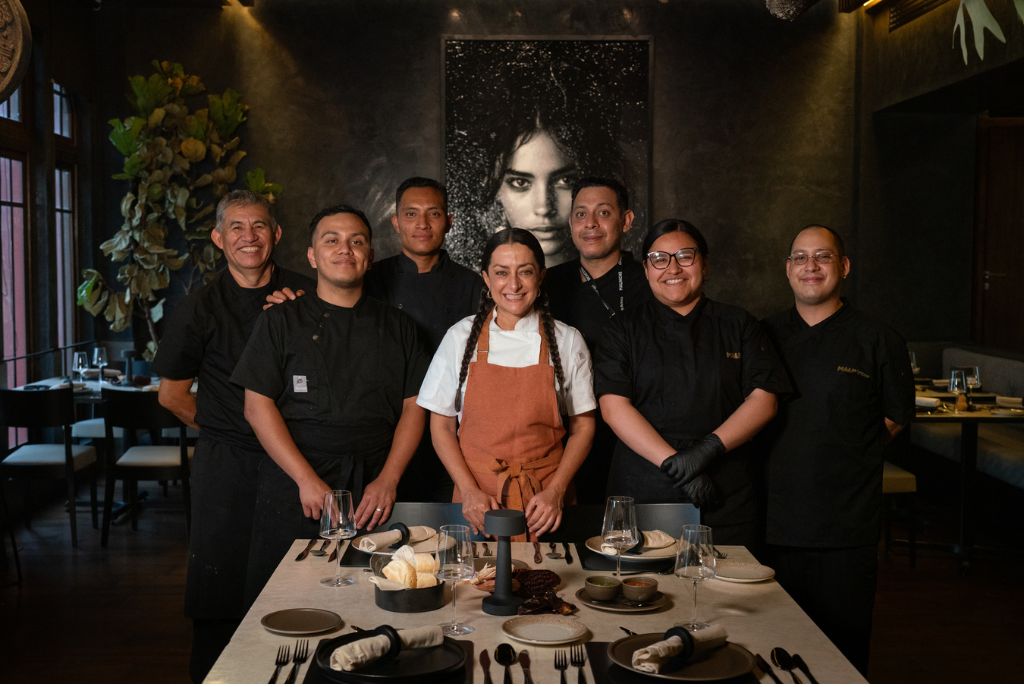 Equipo de la chef Lula Martín del Campo en Pelota Mestiza