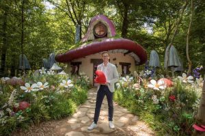 Así puedes vivir como un Pitufo por 24 horas en los bosques de Bélgica