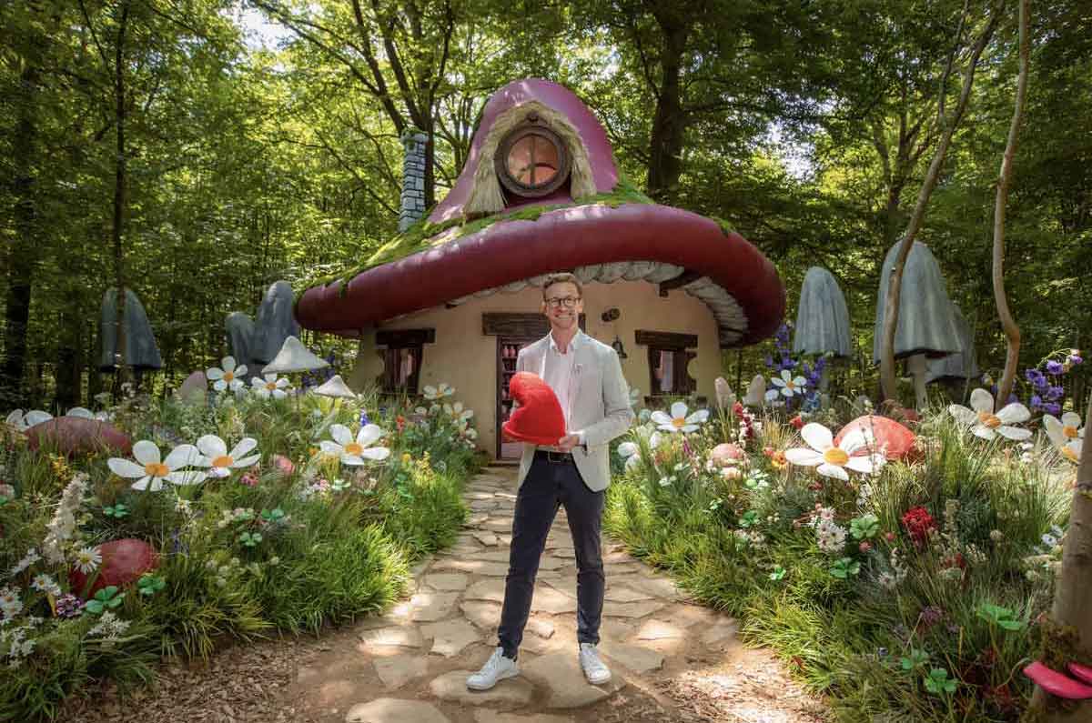 Así puedes vivir como un Pitufo por 24 horas en los bosques de Bélgica