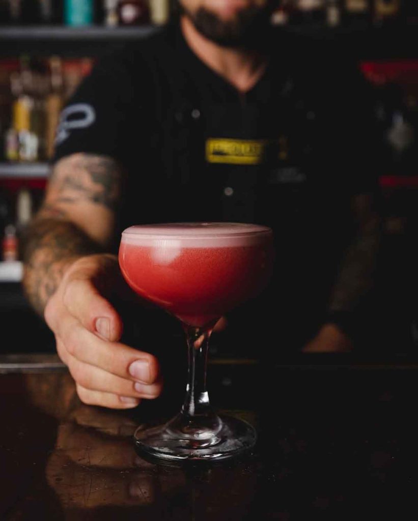 Descubre tres experiencias culinarias únicas en San Diego: Bub's at The Ballpark, Prohibition Lounge y 6th & G Breakfast Co.