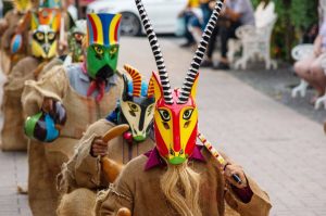 Suchitlán: tierra de brujos, máscaras y conejo bien tatemado