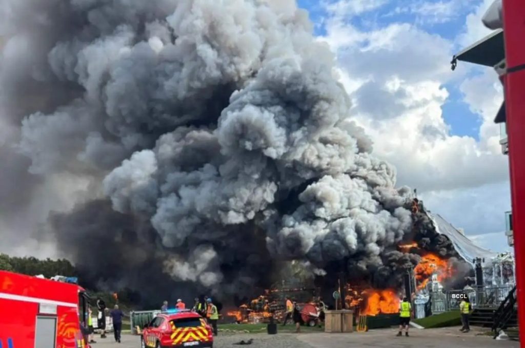 Tomorrowland 2025 incendio escenario principal Mainstage posible cancelación