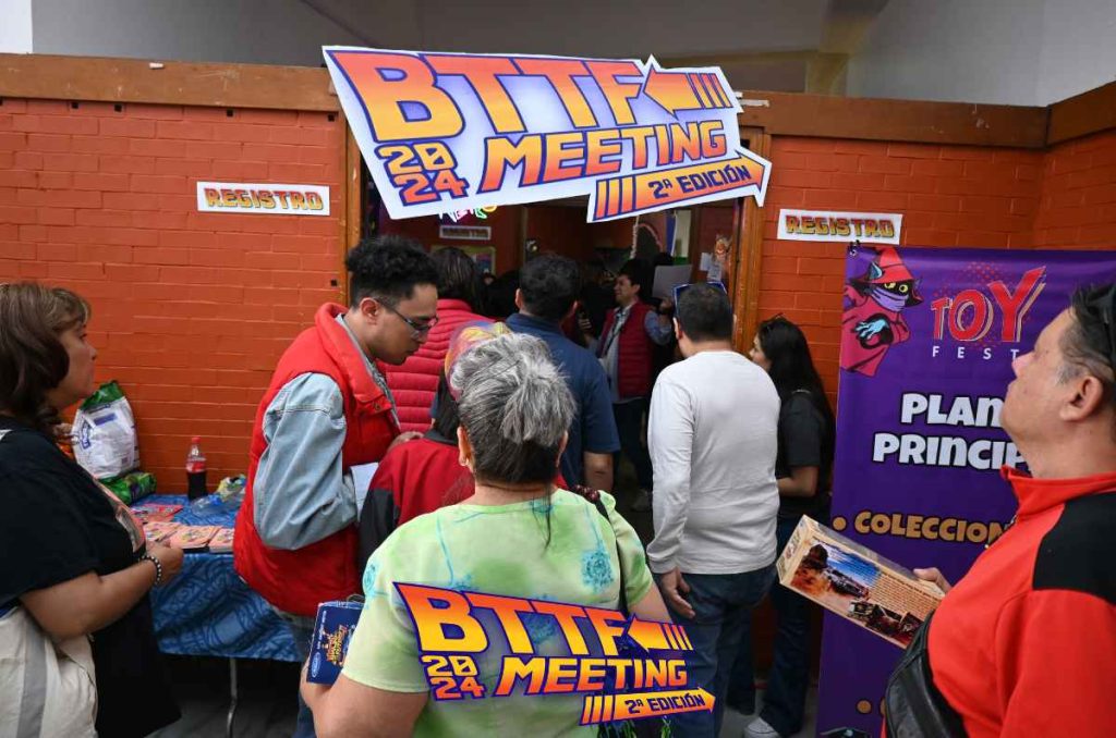 Fans de Volver al Futuro buscan romper récord mundial