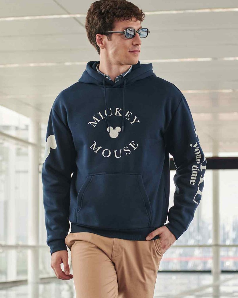 C&A lanza 'Mickey in the Real Life', una colección que combina la magia de Disney con moda versátil.