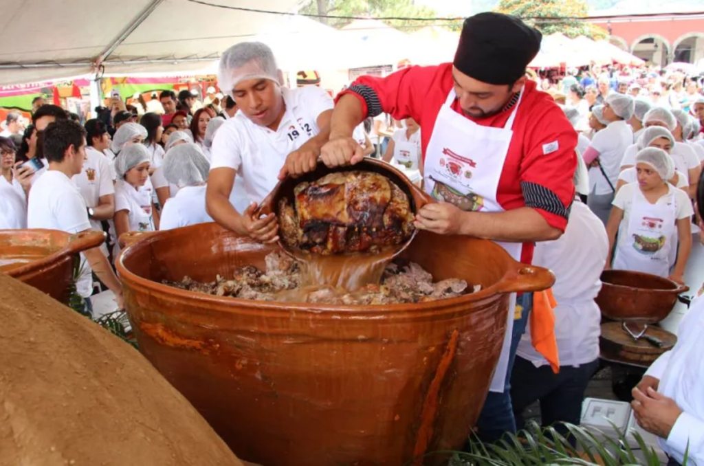 Disfruta de la Feria Nacional de la Birria en Ciudad Guzmán 1