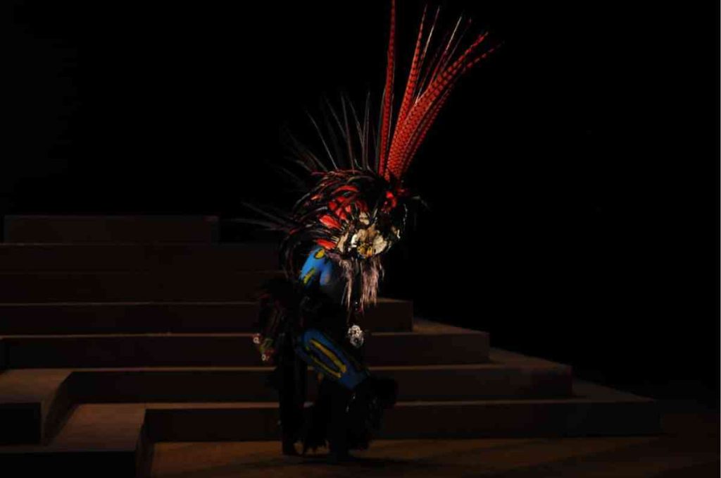 En el Zócalo se celebra el Día de Muertos con ópera Cuauhtemóctzin, en náhuatl y maya. ¡Tres funciones gratuitas!