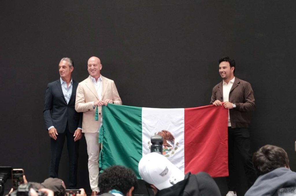 Sergio Pérez con Carlos Slim Dommit Cadillac F1