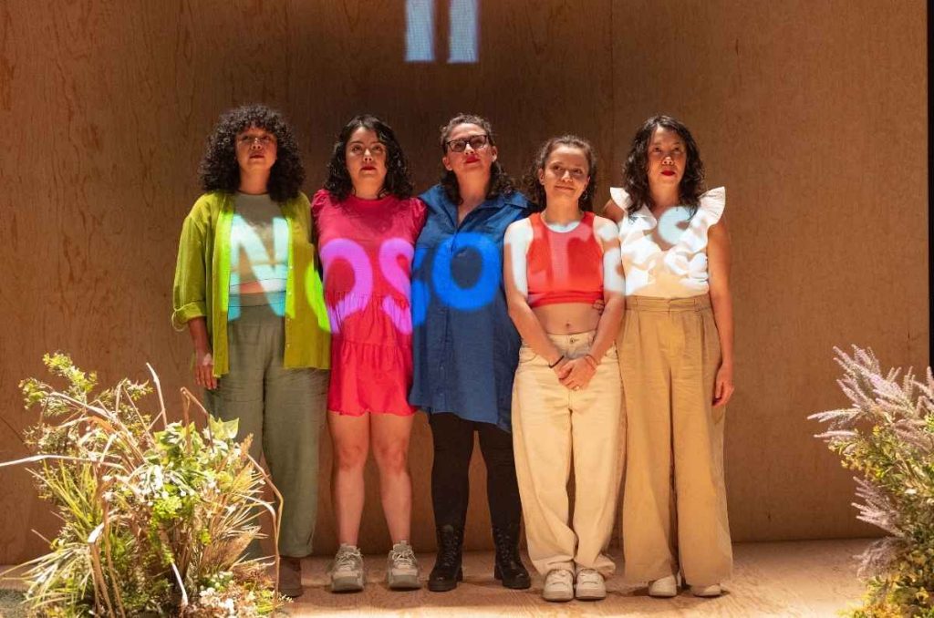 Esto no es lo que parece: obra de teatro que cuestiona la violencia estética