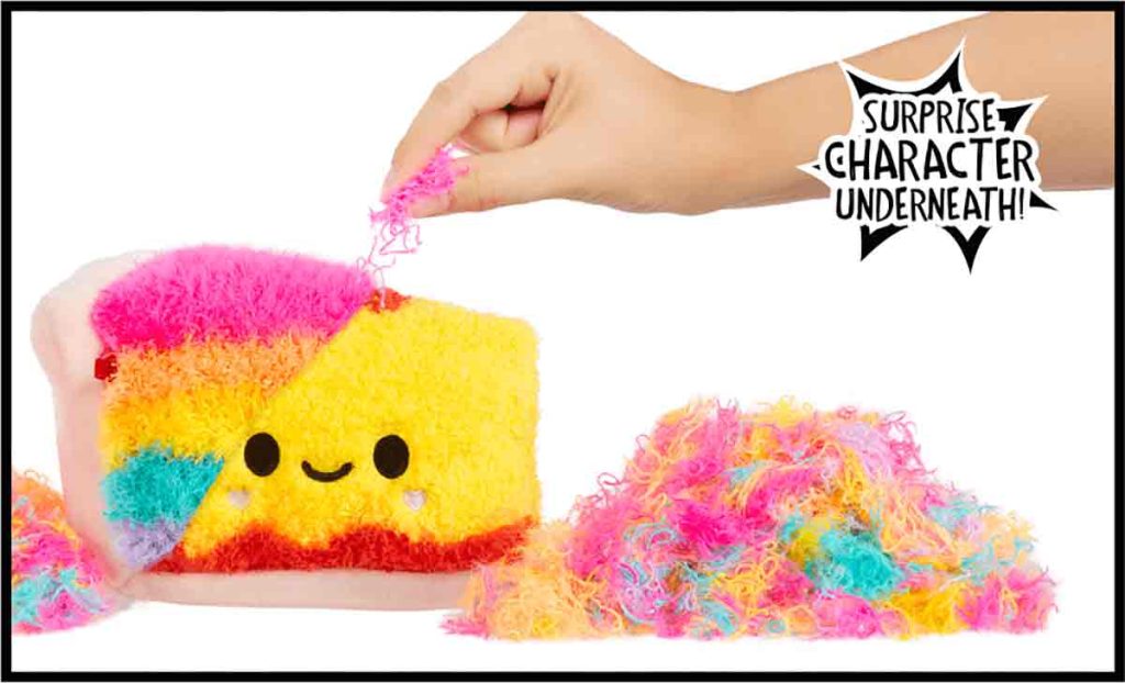 Fluffie Stuffiez ofrece una experiencia sensorial única donde los niños revelan un personaje oculto al quitar la pelusa.