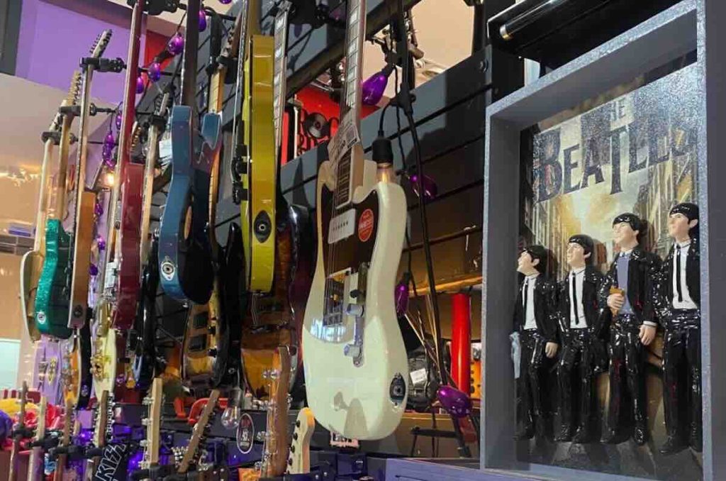 Entrada a la tienda de música Garage Musical