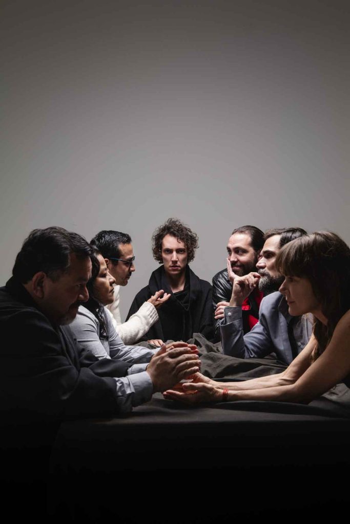 Una comedia negra llega al Teatro Helénico para reabrir el caso de Judas Iscariote. Con un elenco estelar, el público es el jurado.