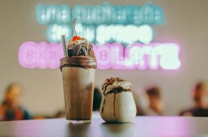La barra que está revolucionando el cacao en CDMX, conoce Nibsis Cacao