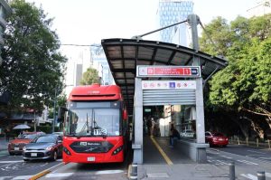 Adiós al toro: renuevan ícono del Metrobús Ciudad de los Deportes en CDMX