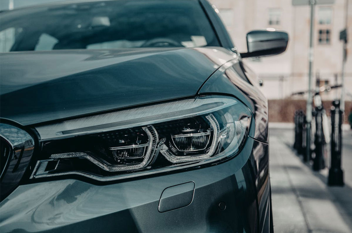 ¿Mi seguro de auto puede cubrir daños por terceros sin póliza?