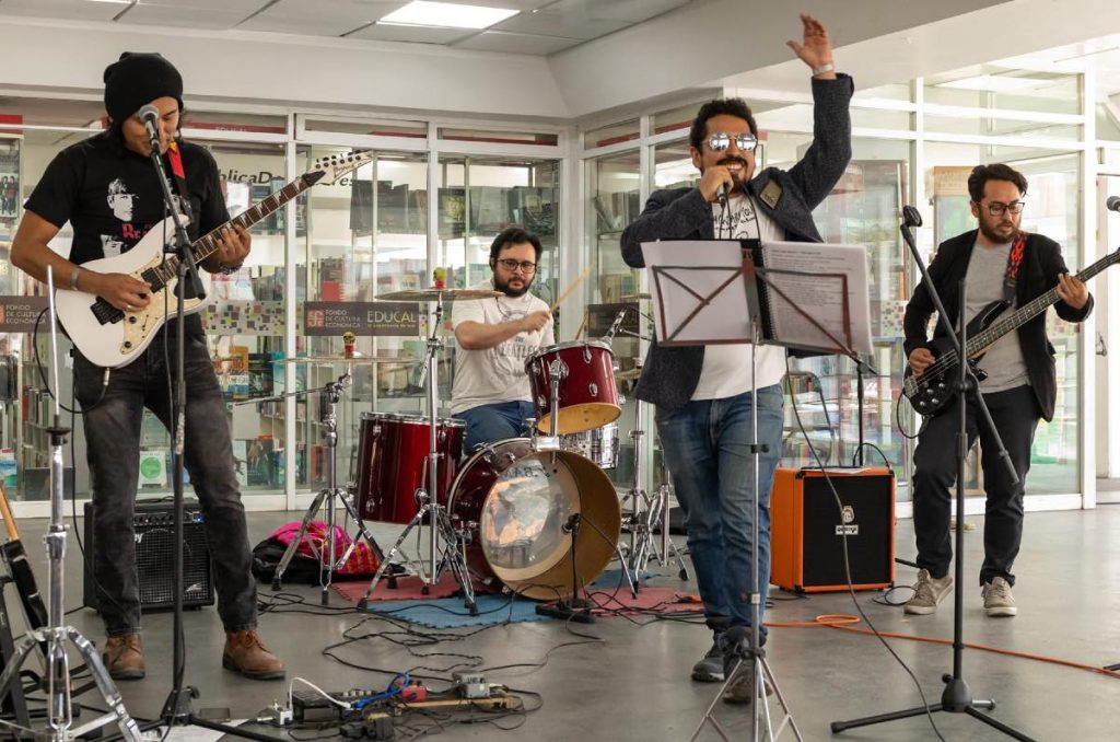 Noche de Musesos agosto 2025 actividades concierto de rock retro gratis en Centro Cultural Futurama CDMX