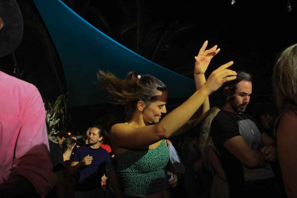 PULSAR CDMX es una experiencia musical en vivo donde los músicos crean ritmos improvisados con la interacción del público.