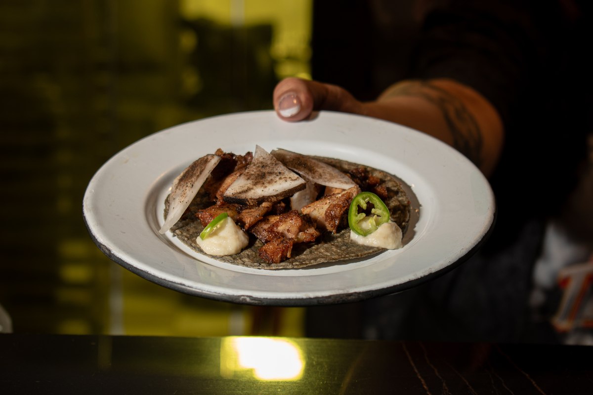 Los mejores tacos ahumados de CDMX están en Tizne Tacomotora 0