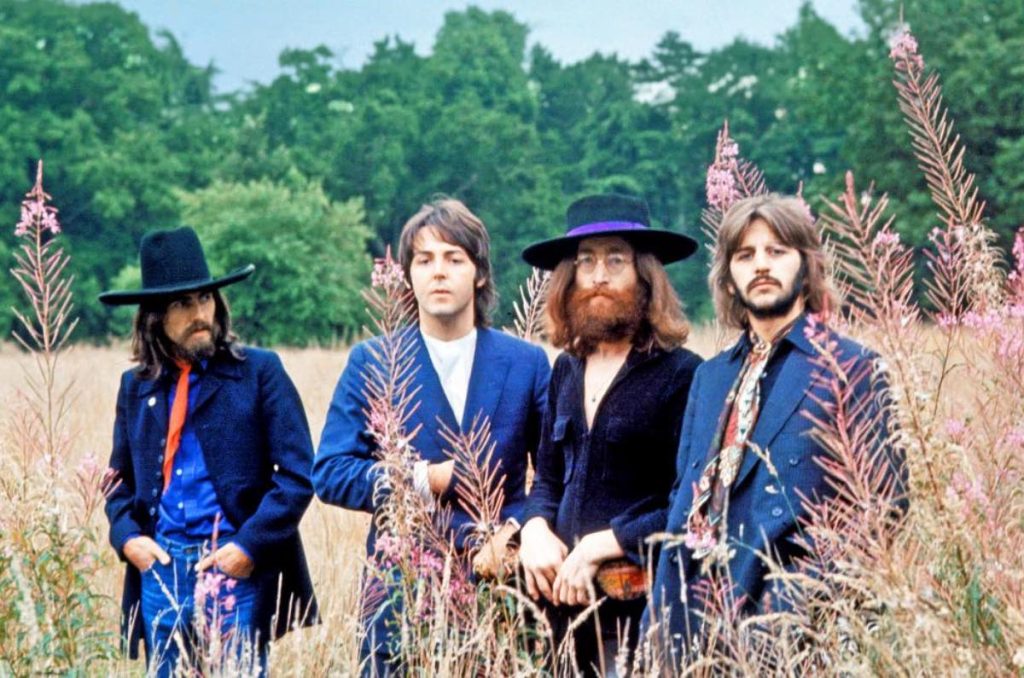 The Beatles Anthology 4 álbum con remasterizaciones, libro y serie documental en Disney+ 2025.