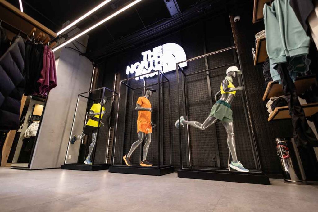 The North Face celebra la reapertura de su tienda en Antara. Con una imagen renovada, invita a los exploradores a una nueva experiencia.