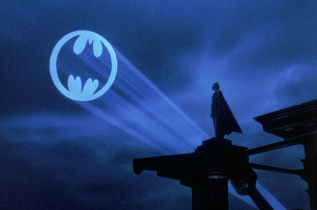 Batman batiseñal proyección gratis en CDMX Batman Day Gaming Fest 2025