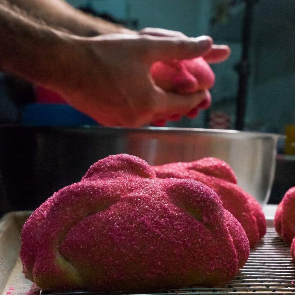 Pan de muerto rosa en CDMX