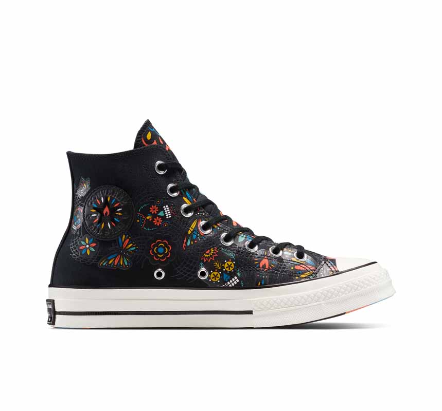 Converse lanza una colección de Día de Muertos inspirada en la tradición, la memoria y la cultura purépecha en los Chuck Taylor All Star.