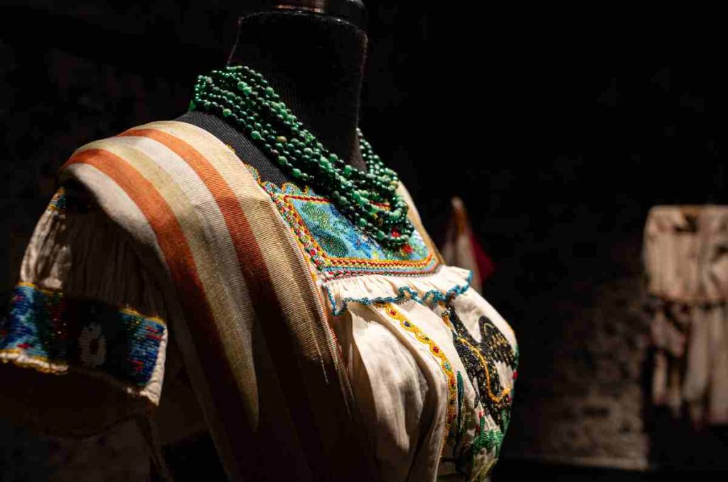 La libertad también se borda: nueva exposición en el Museo de la Indumentaria Mexicana 2
