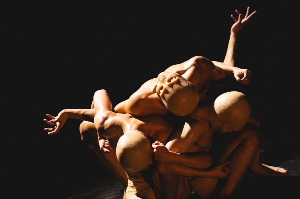 Palingenesis una pieza de danza taiwanesa