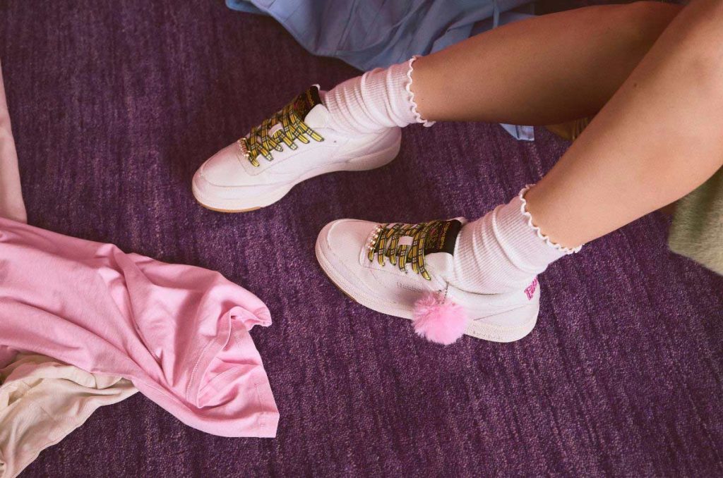 Reebok celebra los 30 años de Clueless con una colección cápsula que revive la moda preppy noventera en dos icónicos modelos