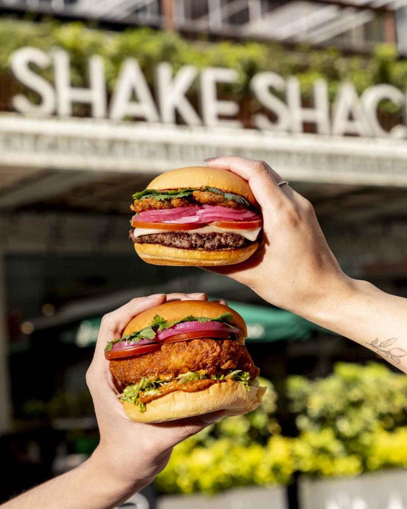 Shake Shack lanza su nuevo menú de tiempo limitado con salsa macha. Disponible en todas sus sucursales, checa las fechas