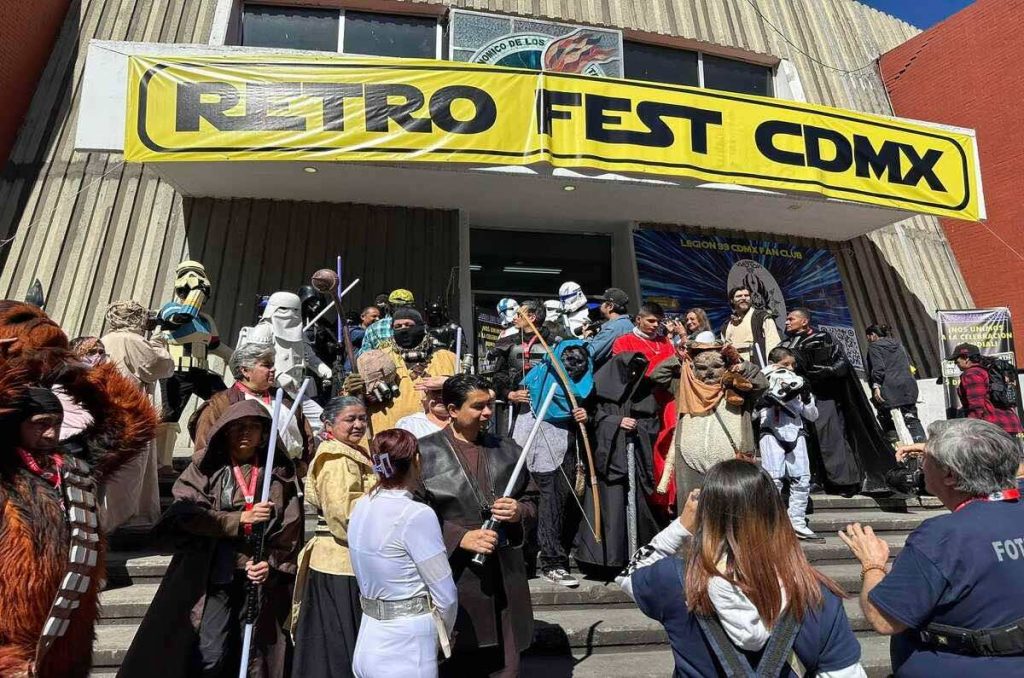 Star Wars Retro Fest CDMX zombies evento fans en Churubusco desfile, bazar y firma de autógrafos