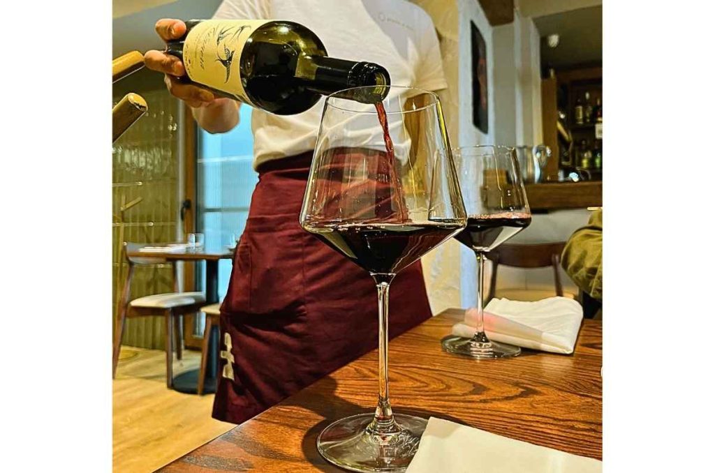 Viñetta wine bar en la Roa
