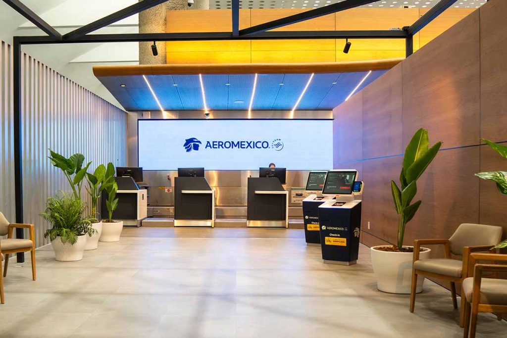 Aeroméxico inaugura una bahía de check-in en el AICM con espacios más cómodos y privados para viajeros Premier con nuevas amenidades.