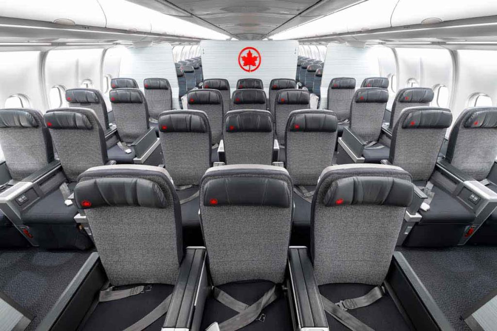 Air Canada fue elegida la Mejor Aerolínea de Norteamérica en los Skytrax World Airline Awards 2025. Ofrece Wi-Fi gratuito y cabinas de lujo