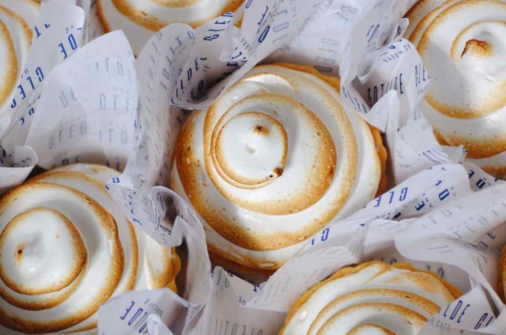 Llegó el pan de muerto a Cleotilde Barra de Café: descubre sus pastelitos de pan de muerto rellenos 2