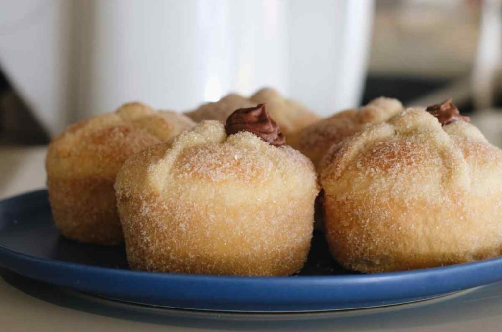 Llegó el pan de muerto a Cleotilde Barra de Café: descubre sus pastelitos de pan de muerto rellenos