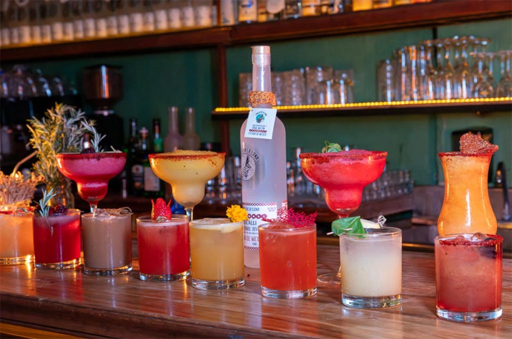 Las 100 Mezcalitas: el concepto imperdible de Mezcalería Conejo en la Luna 0