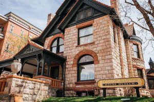 Casas embrujadas, calabazas y jazz: Denver se transforma en el destino ideal para Halloween