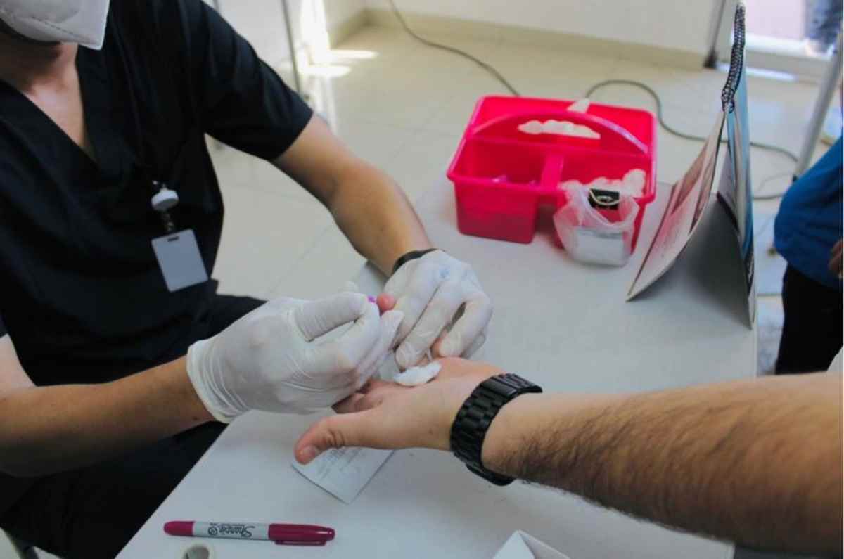 Vuelven las pruebas gratuitas de VIH y Hepatitis C en CDMX: nueva sede y sin cita