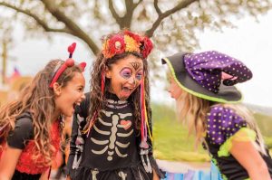 Kissimmee: de pantanos embrujados a festivales de hielo, así se vive Halloween