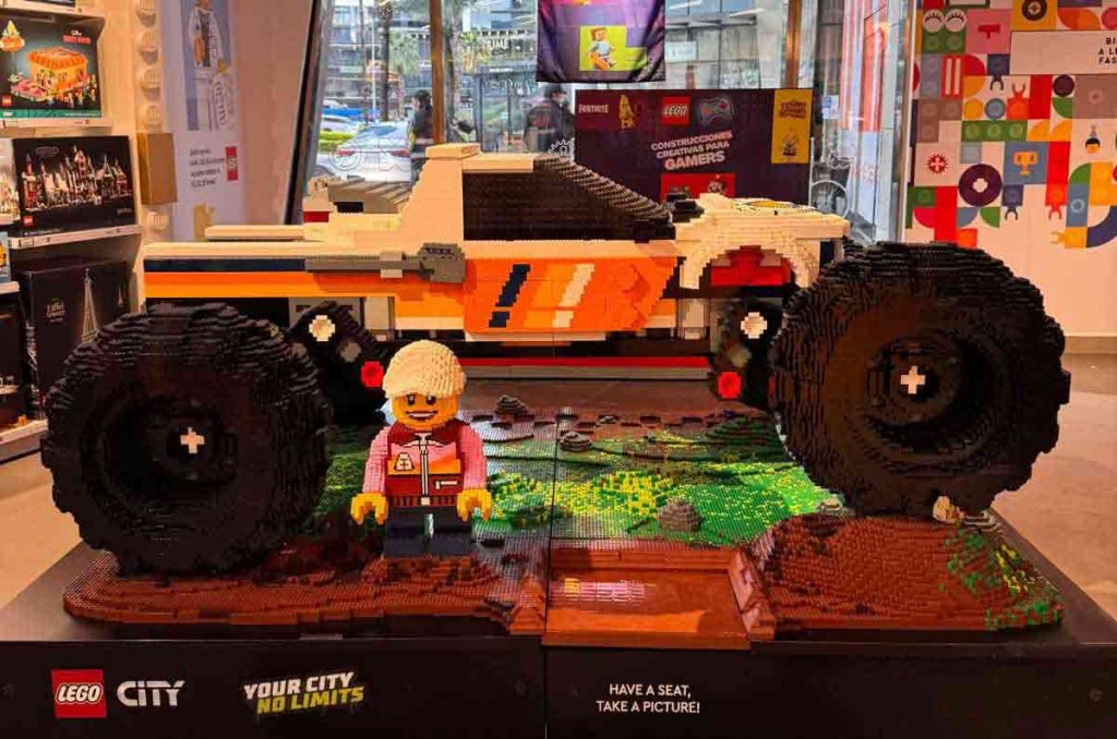 Hasbro City se transforma en un mundo de calabazas, luces y diversión familiar con Halloween Fest 2025, una temporada llena de espectáculos