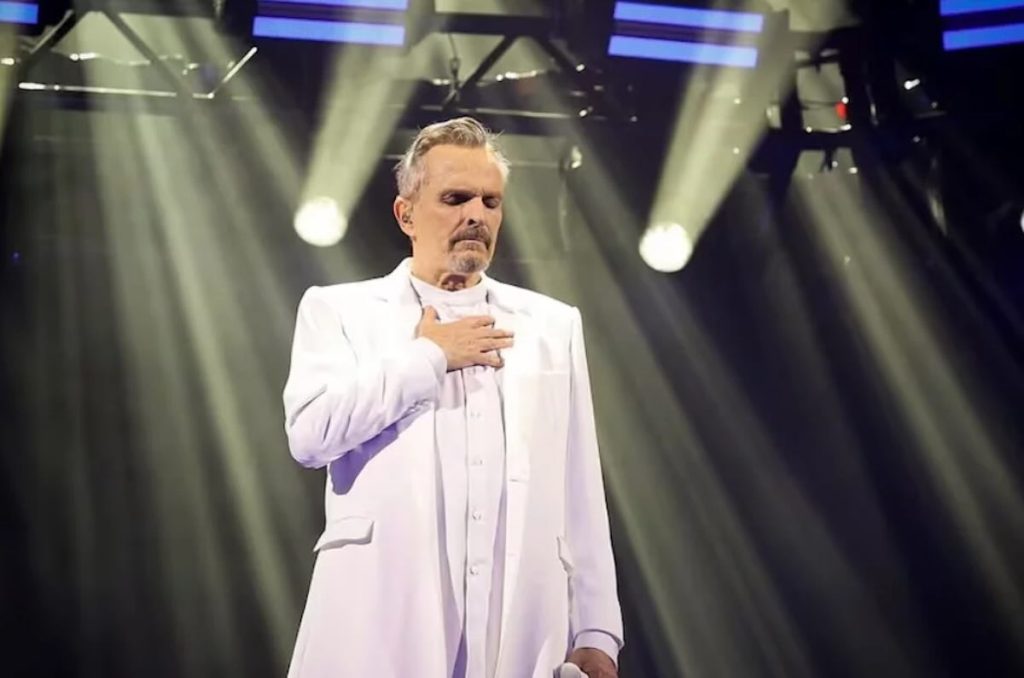 Miguel Bosé en concierto