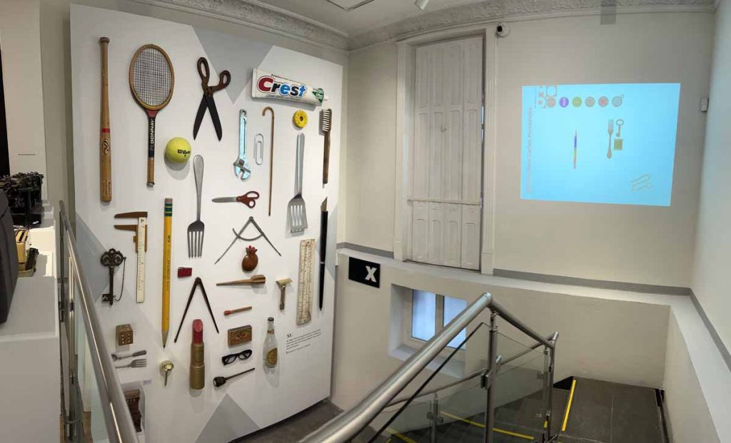 El MODO celebra su 15 aniversario con "La colección, con todas sus letras". Una exposición de más de 3,000 objetos