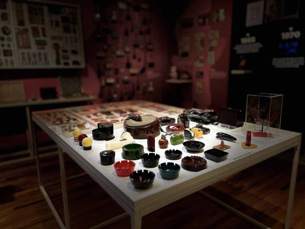 El MODO celebra su 15 aniversario con "La colección, con todas sus letras". Una exposición de más de 3,000 objetos