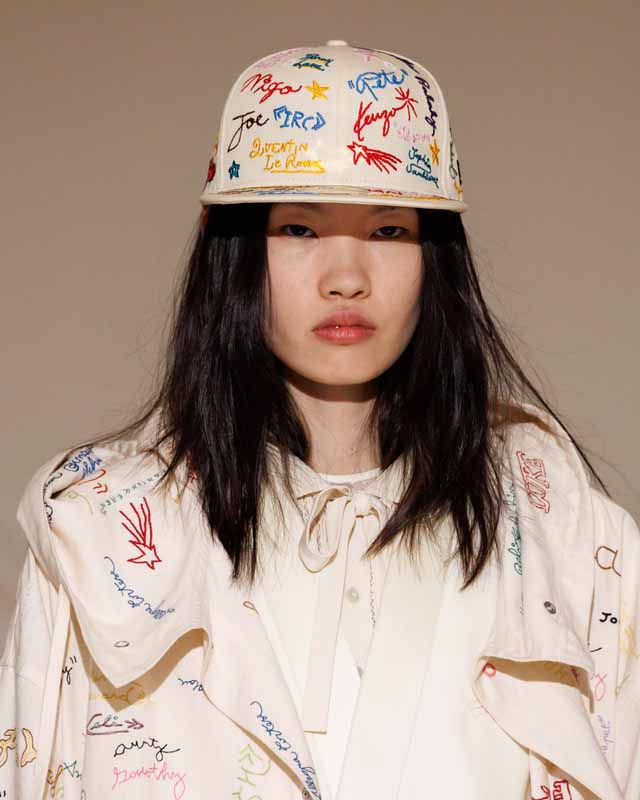 New Era y Kenzo presentan una colección exclusiva de gorras que fusiona la moda urbana con el lujo. Diseños rinden homenaje a la creatividad