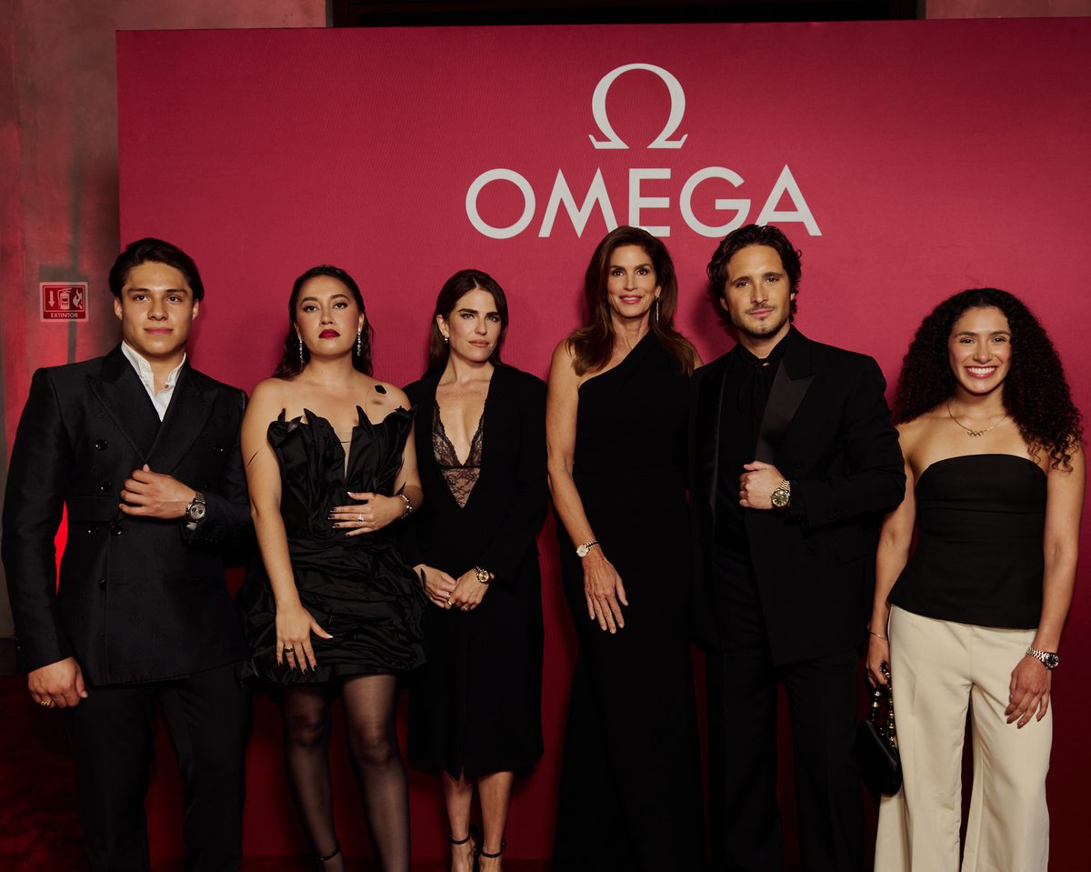 Cindy Crawford deslumbra en el lanzamiento de OMEGA Aqua Terra 30 mm 0