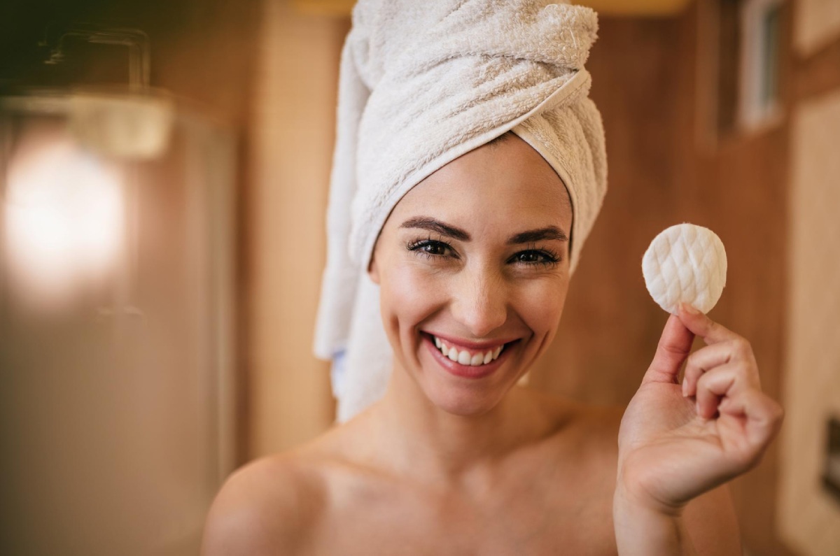 7 básicos de skincare que no te pueden faltar cuando vas de viaje