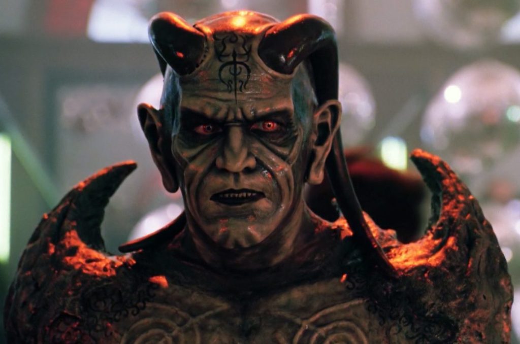 Frame de la película Wishmaster 2: el demonio nunca muere.